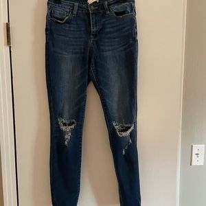 Nature 7/27 lightly distressed dark denim